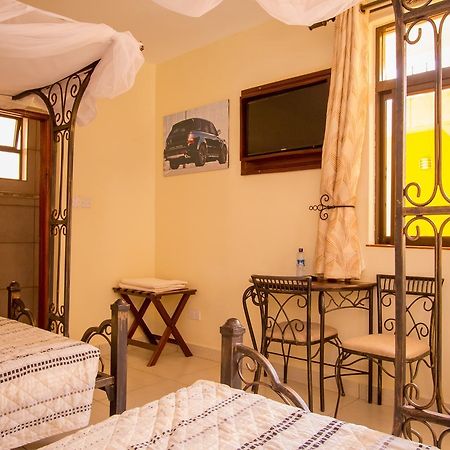 Northern Galaxy Hotel Isiolo Kültér fotó