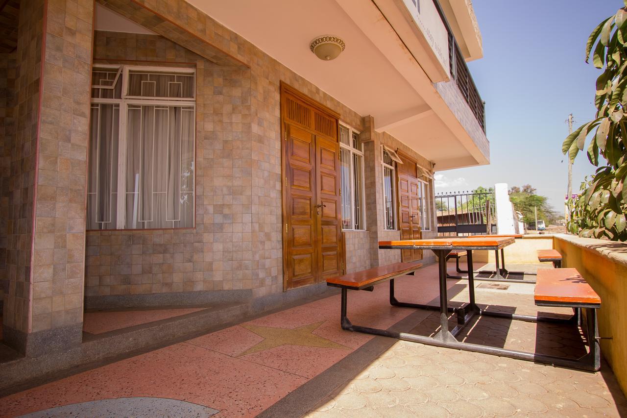 Northern Galaxy Hotel Isiolo Kültér fotó